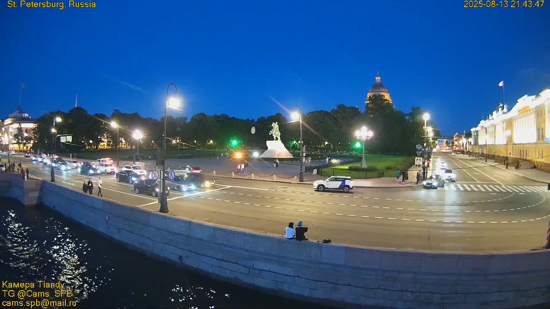 Bronze Horseman (Mednyy Vsadnik) & Saint Isaac Cathedral (Isaakiyevskiy Sobor) from Senate Square  Live Cam - Admiralteysky Okrug, Admiralteysky, Saint Petersburg, Northwestern (Severo-Zapadnyy), Russia 