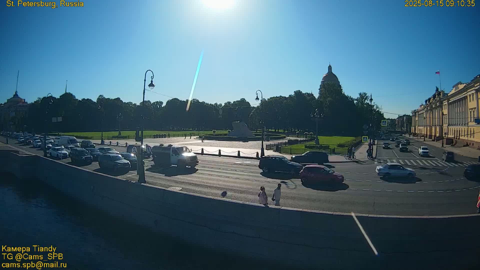 Bronze Horseman (Mednyy Vsadnik) & Saint Isaac Cathedral (Isaakiyevskiy Sobor) from Senate Square  Live Cam - Admiralteysky Okrug, Admiralteysky, Saint Petersburg, Northwestern (Severo-Zapadnyy), Russia 