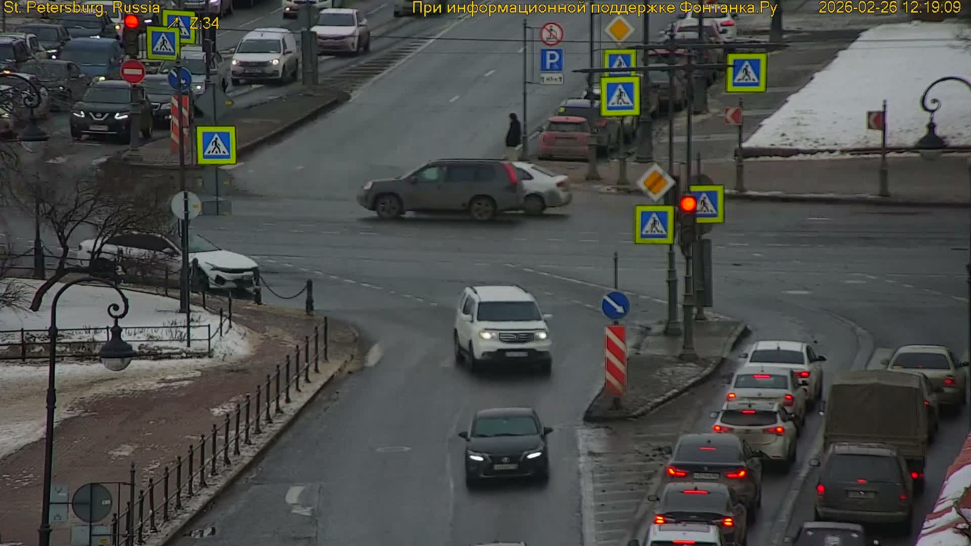 Bronze Horseman (Mednyy Vsadnik) & Saint Isaac Cathedral (Isaakiyevskiy Sobor) from Senate Square  Live Cam - Admiralteysky Okrug, Admiralteysky, Saint Petersburg, Northwestern (Severo-Zapadnyy), Russia 
