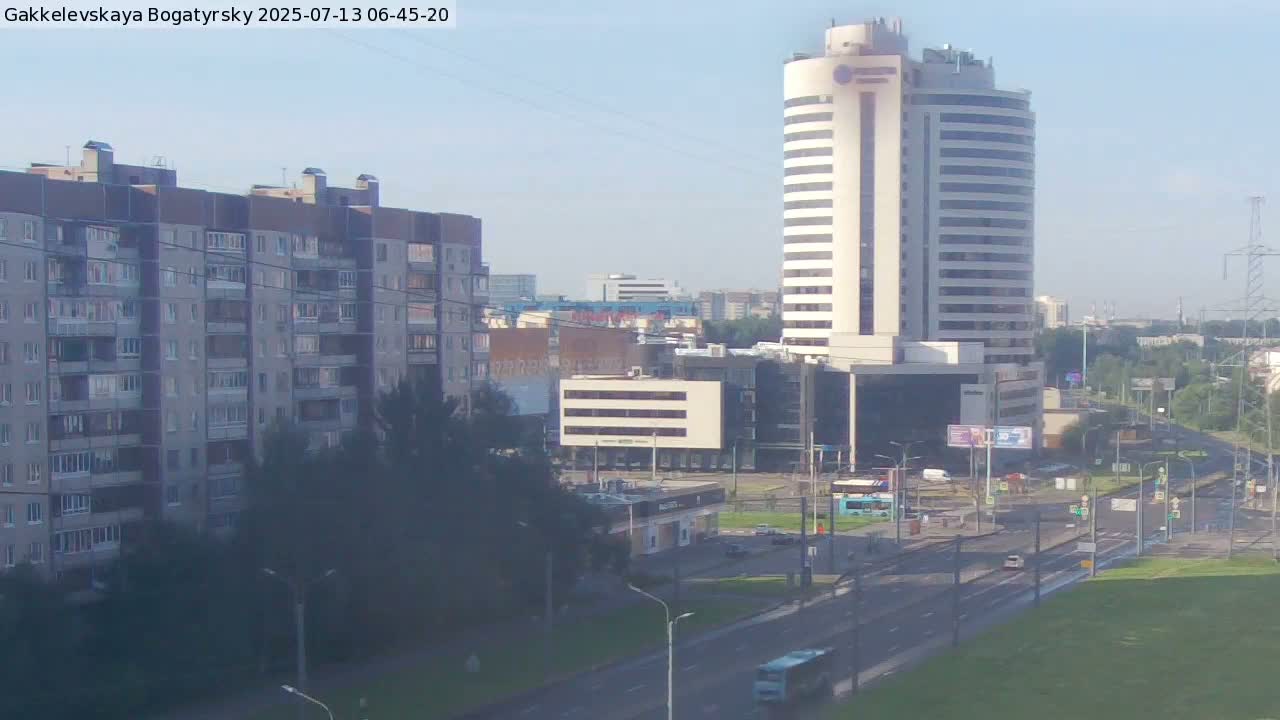 Gakkelevskaya Street / Bogatyrsky Avenue Junction Live Cam - Yuntolovo, Primorsky, Saint Petersburg, Northwestern (Severo-Zapadnyy), Russia