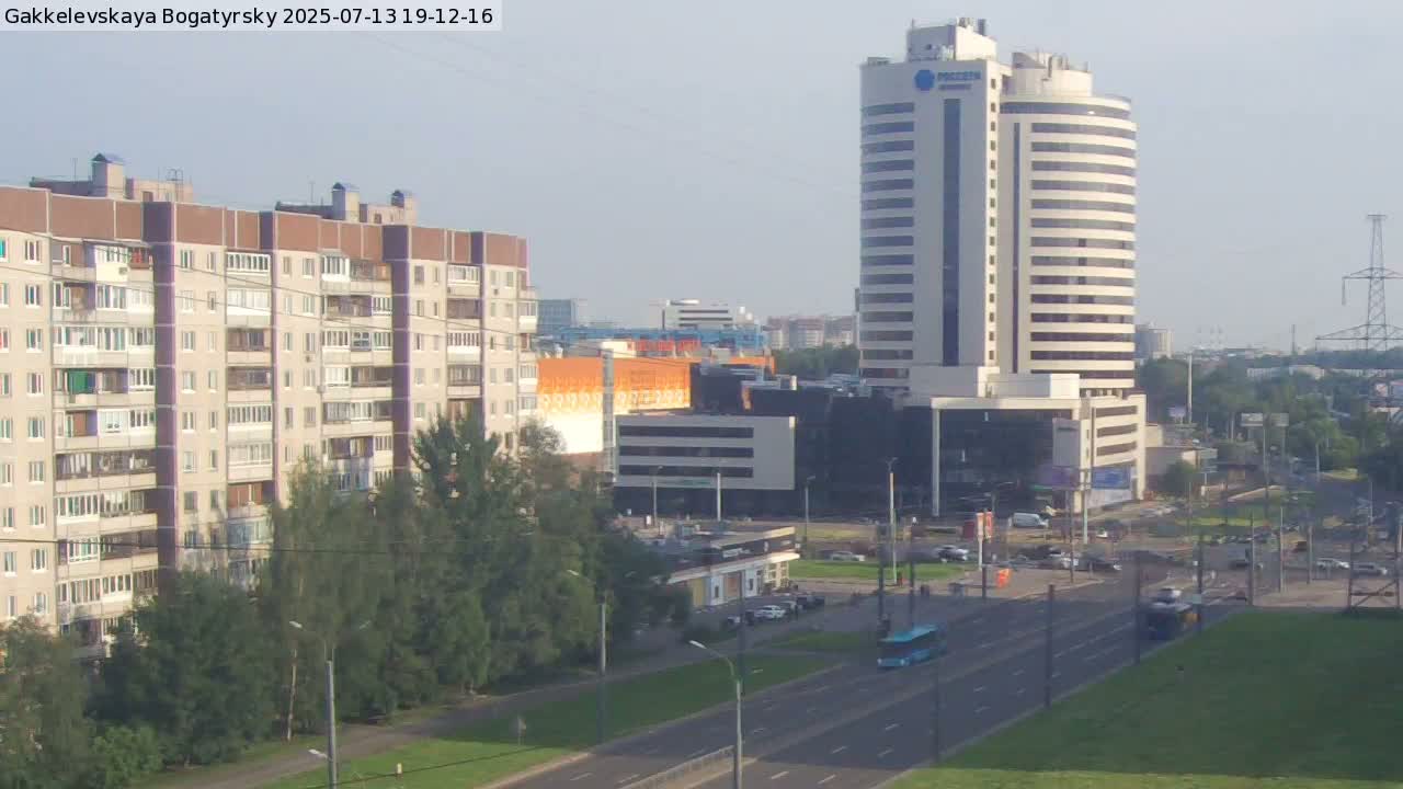 Gakkelevskaya Street / Bogatyrsky Avenue Junction Live Cam - Yuntolovo, Primorsky, Saint Petersburg, Northwestern (Severo-Zapadnyy), Russia
