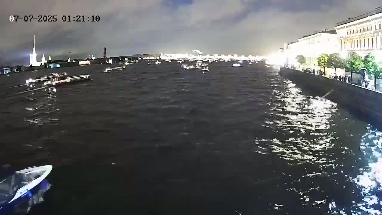 Reka Neva River Shipspotting Live Cam - Dvortsovy, Tsentralny, Saint Petersburg, Northwestern (Severo-Zapadnyy), Russia