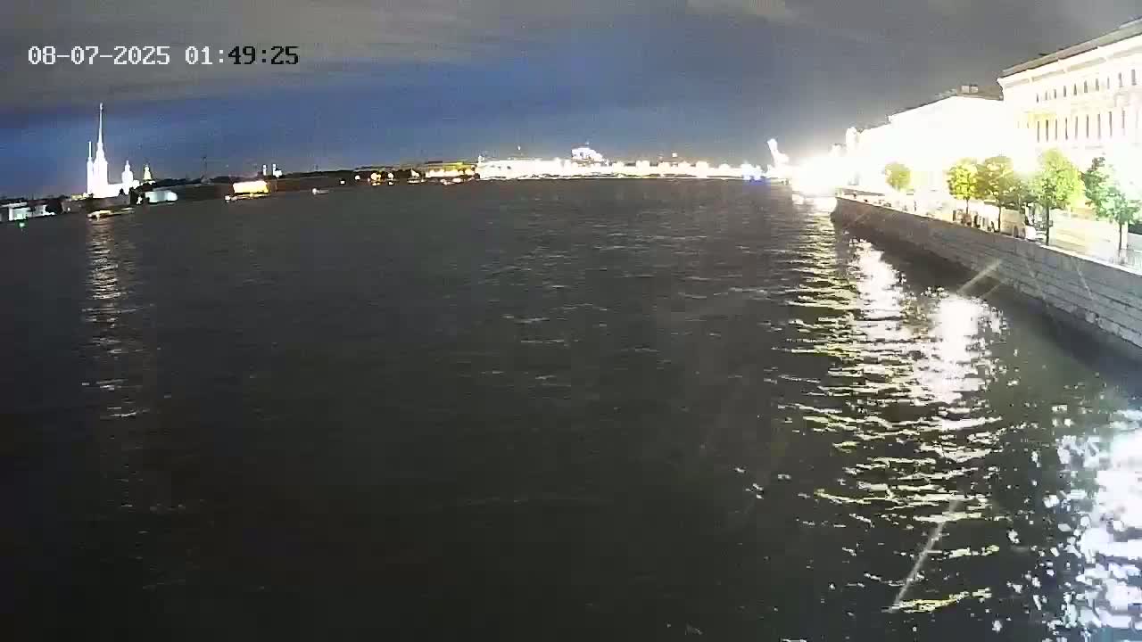 Reka Neva River Shipspotting Live Cam - Dvortsovy, Tsentralny, Saint Petersburg, Northwestern (Severo-Zapadnyy), Russia
