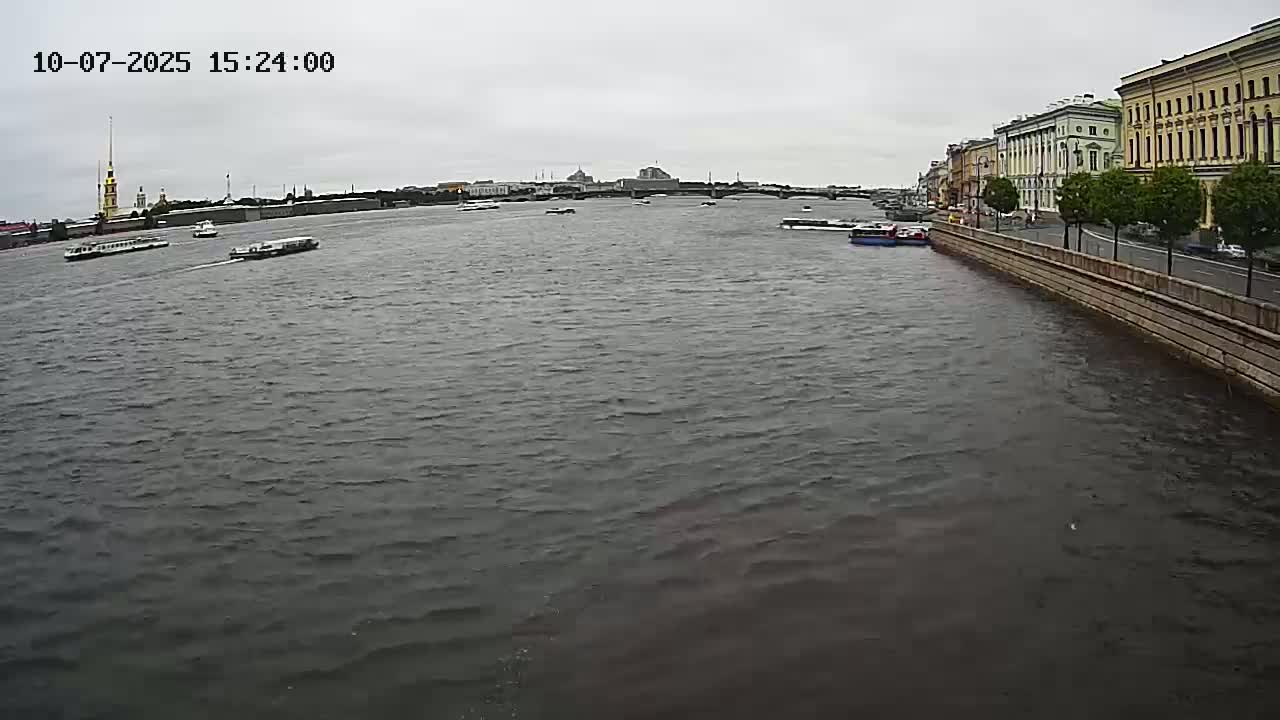 Reka Neva River Shipspotting Live Cam - Dvortsovy, Tsentralny, Saint Petersburg, Northwestern (Severo-Zapadnyy), Russia