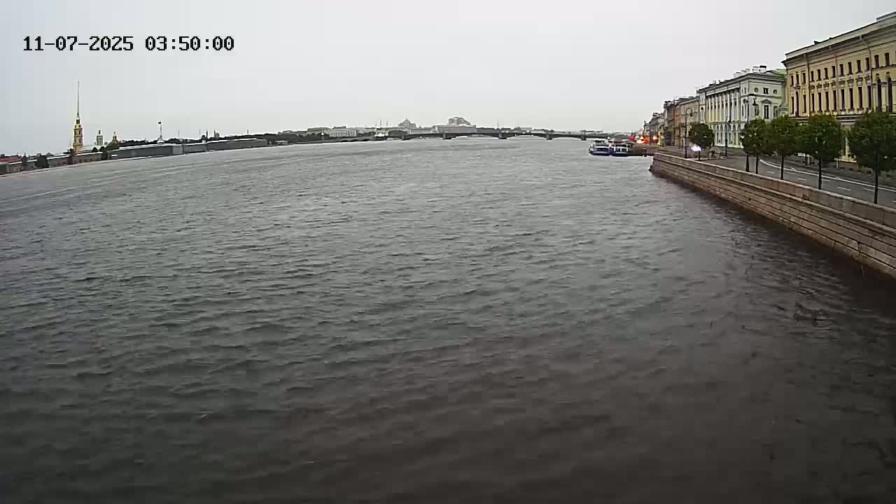 Reka Neva River Shipspotting Live Cam - Dvortsovy, Tsentralny, Saint Petersburg, Northwestern (Severo-Zapadnyy), Russia