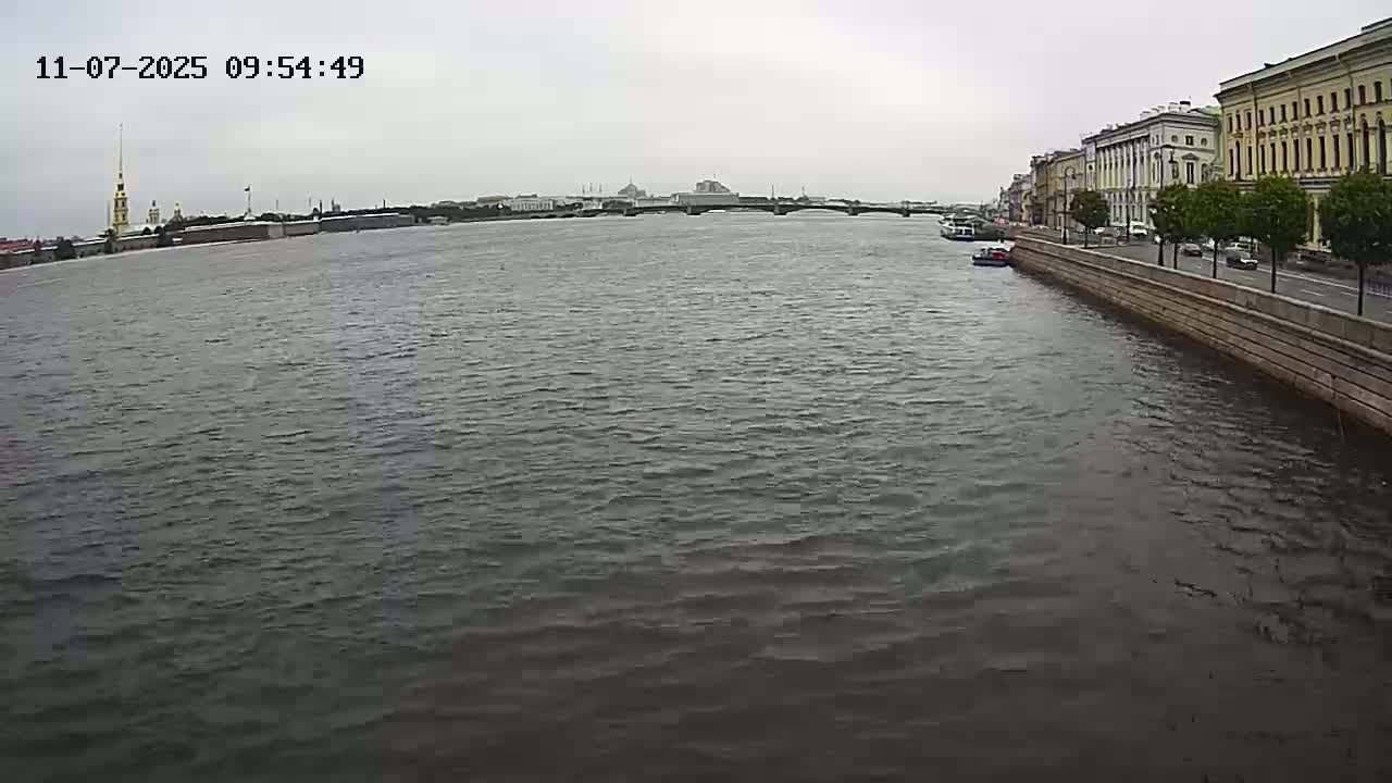 Reka Neva River Shipspotting Live Cam - Dvortsovy, Tsentralny, Saint Petersburg, Northwestern (Severo-Zapadnyy), Russia