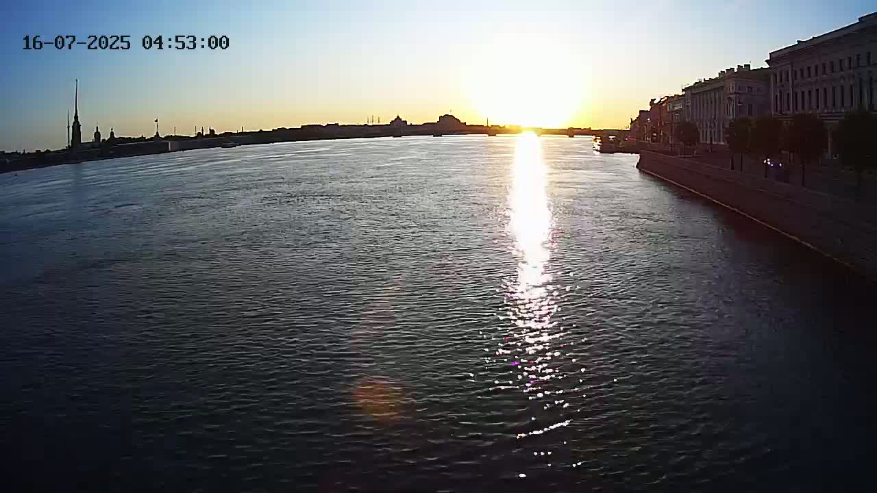 Reka Neva River Shipspotting Live Cam - Dvortsovy, Tsentralny, Saint Petersburg, Northwestern (Severo-Zapadnyy), Russia