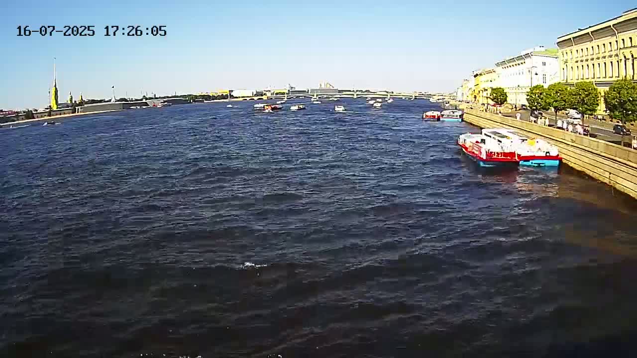 Reka Neva River Shipspotting Live Cam - Dvortsovy, Tsentralny, Saint Petersburg, Northwestern (Severo-Zapadnyy), Russia
