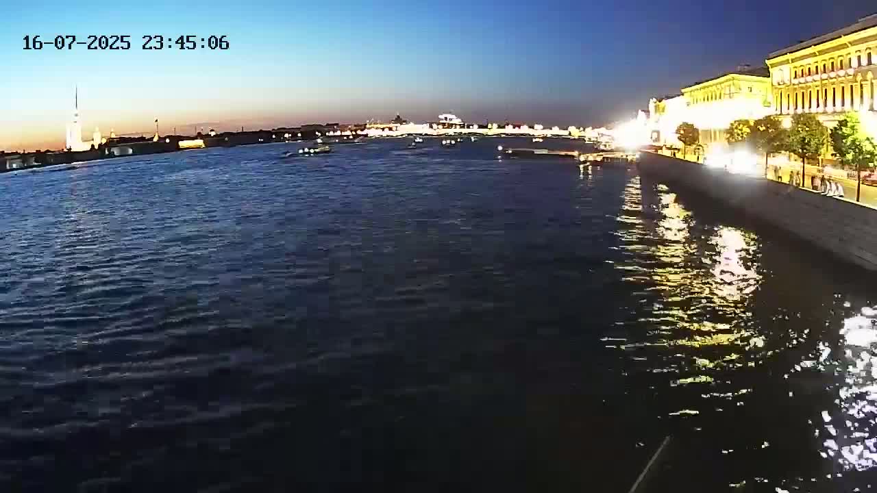 Reka Neva River Shipspotting Live Cam - Dvortsovy, Tsentralny, Saint Petersburg, Northwestern (Severo-Zapadnyy), Russia