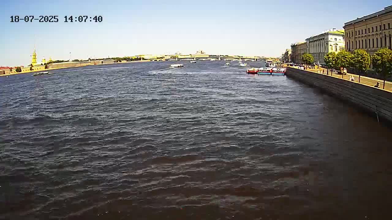 Reka Neva River Shipspotting Live Cam - Dvortsovy, Tsentralny, Saint Petersburg, Northwestern (Severo-Zapadnyy), Russia