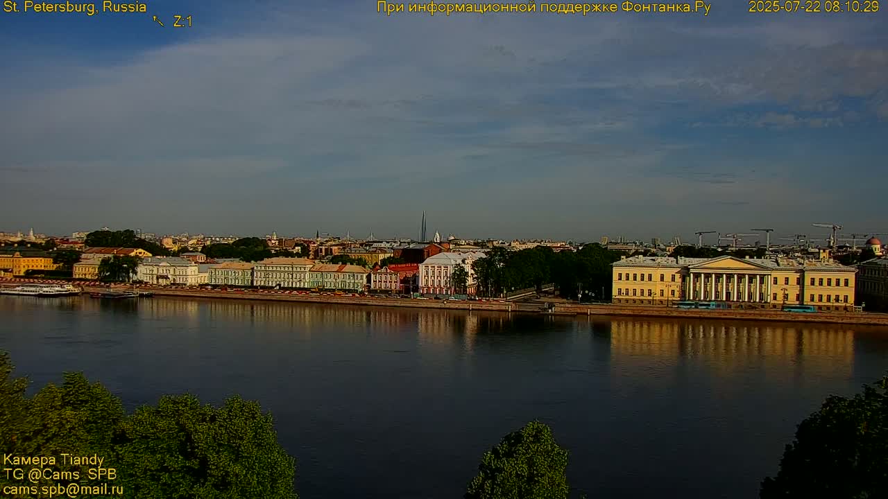 Reka Neva River Shipspotting Live Cam - Dvortsovy, Tsentralny, Saint Petersburg, Northwestern (Severo-Zapadnyy), Russia