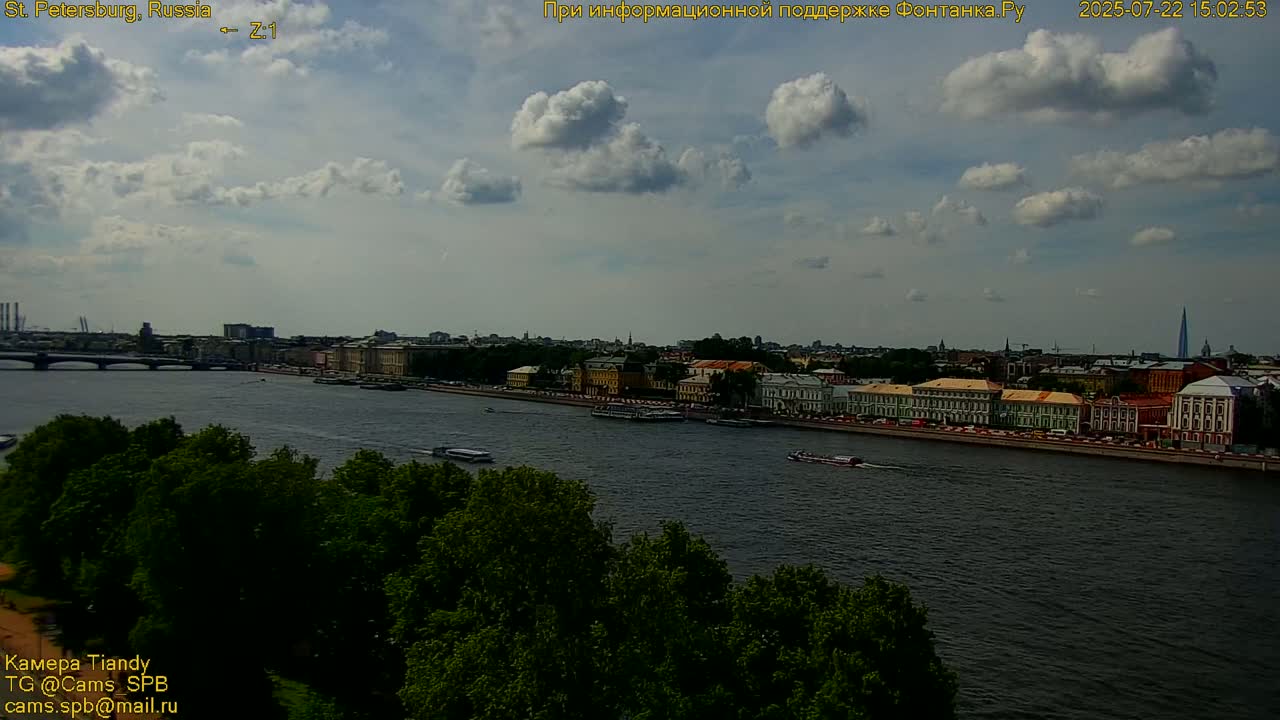 Reka Neva River Shipspotting Live Cam - Dvortsovy, Tsentralny, Saint Petersburg, Northwestern (Severo-Zapadnyy), Russia