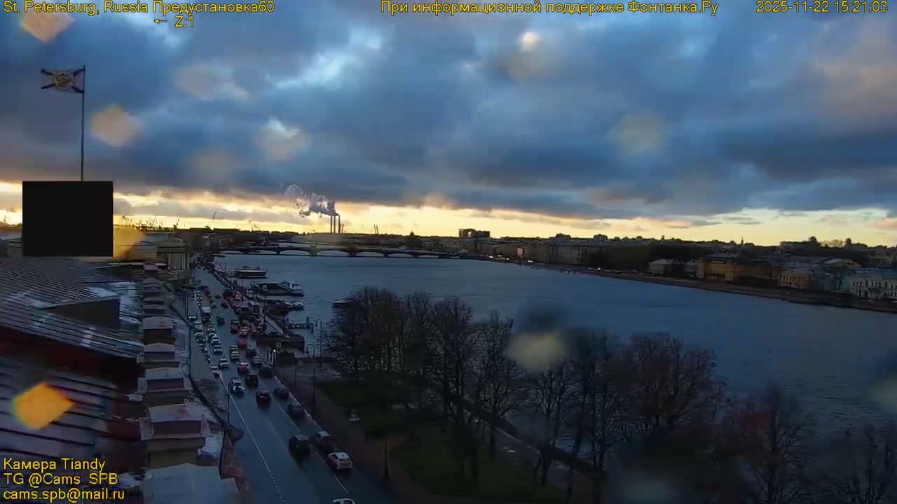 Reka Neva River Shipspotting Live Cam - Dvortsovy, Tsentralny, Saint Petersburg, Northwestern (Severo-Zapadnyy), Russia
