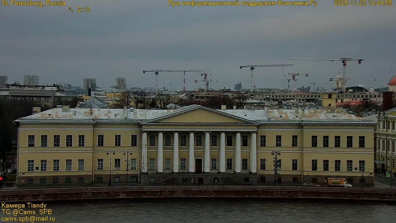 Reka Neva River Shipspotting Live Cam - Dvortsovy, Tsentralny, Saint Petersburg, Northwestern (Severo-Zapadnyy), Russia