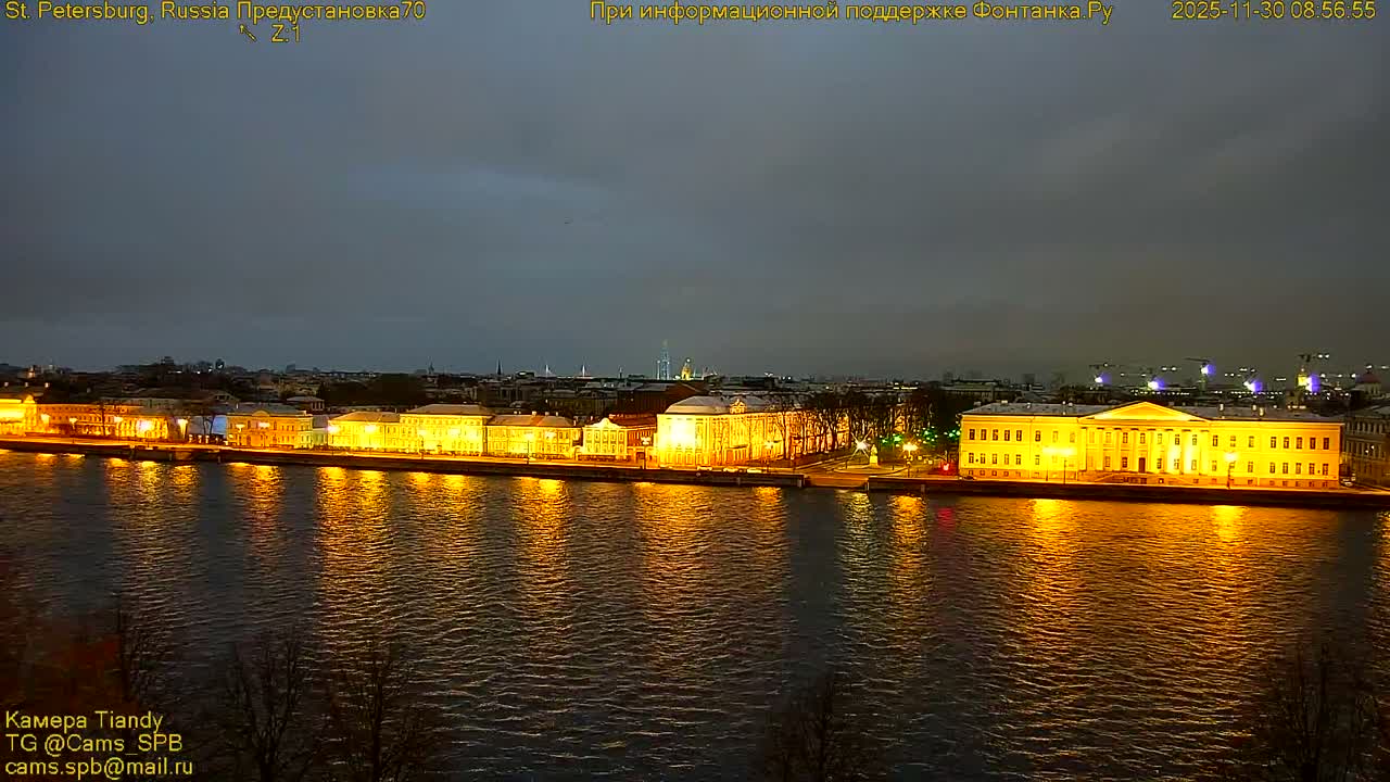 Reka Neva River Shipspotting Live Cam - Dvortsovy, Tsentralny, Saint Petersburg, Northwestern (Severo-Zapadnyy), Russia