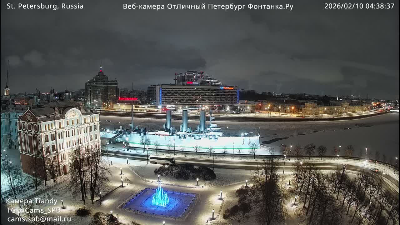 Reka Neva River Shipspotting Live Cam - Dvortsovy, Tsentralny, Saint Petersburg, Northwestern (Severo-Zapadnyy), Russia