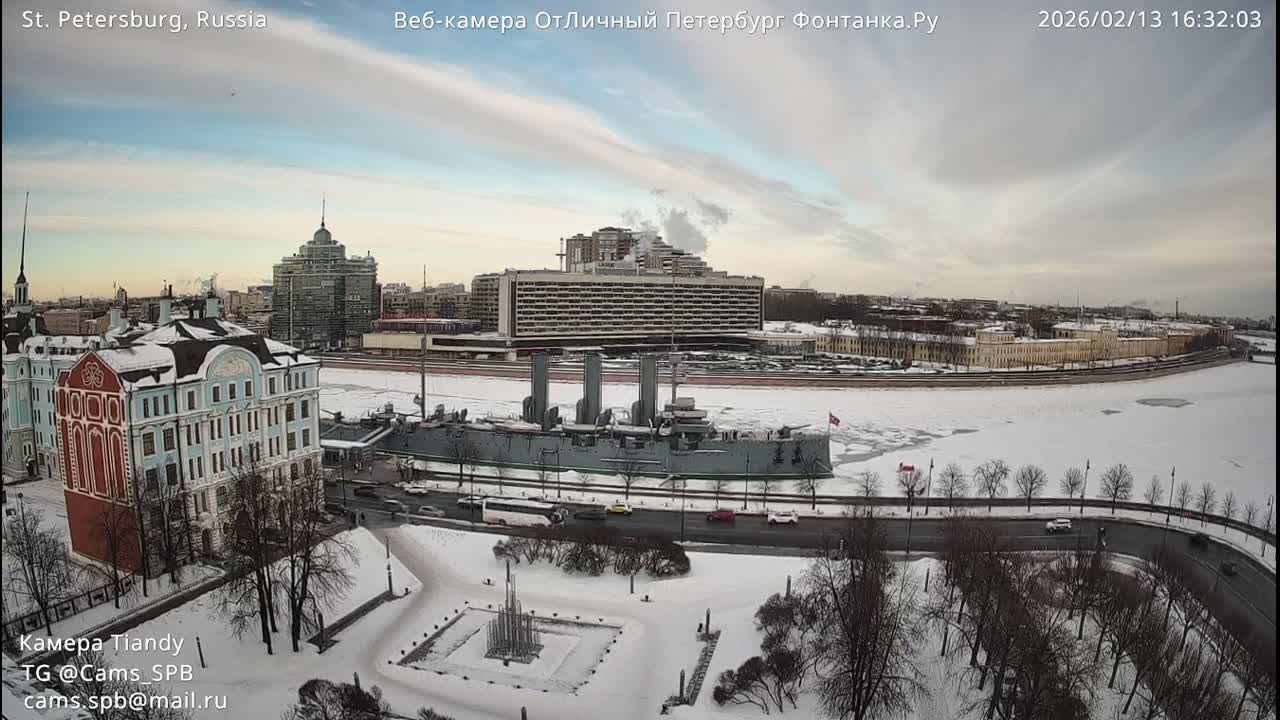 Reka Neva River Shipspotting Live Cam - Dvortsovy, Tsentralny, Saint Petersburg, Northwestern (Severo-Zapadnyy), Russia