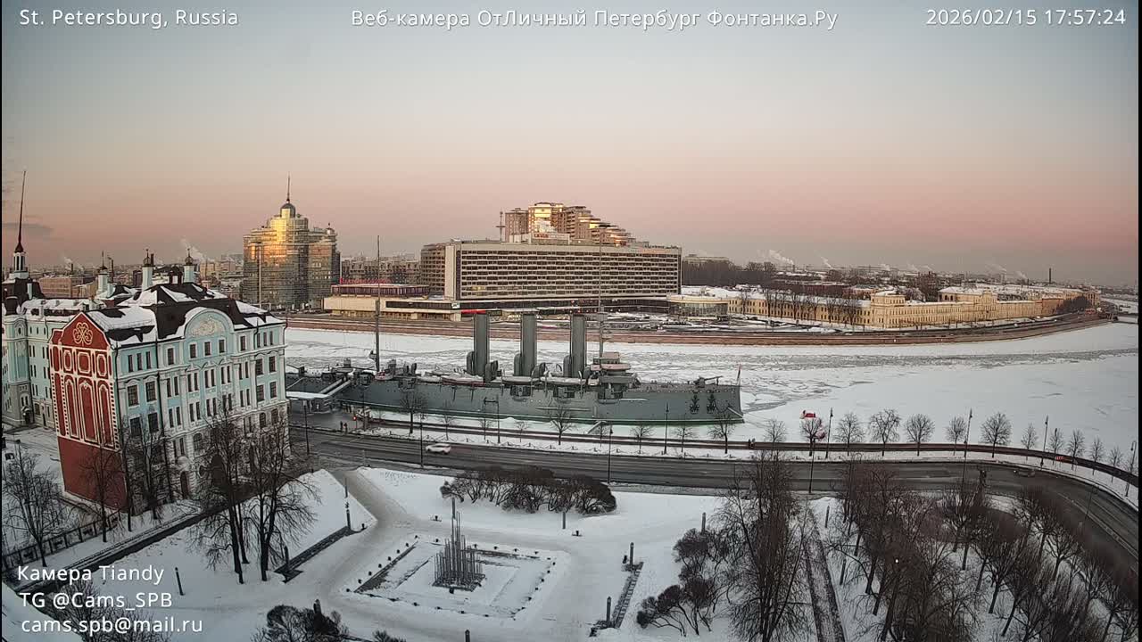 Reka Neva River Shipspotting Live Cam - Dvortsovy, Tsentralny, Saint Petersburg, Northwestern (Severo-Zapadnyy), Russia