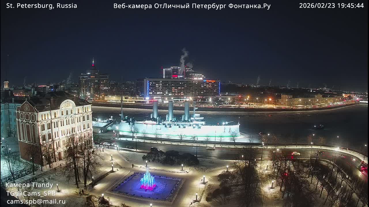 Reka Neva River Shipspotting Live Cam - Dvortsovy, Tsentralny, Saint Petersburg, Northwestern (Severo-Zapadnyy), Russia