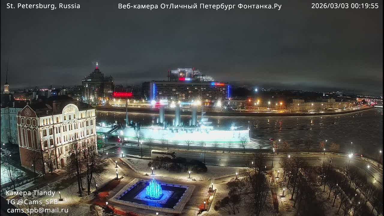 Reka Neva River Shipspotting Live Cam - Dvortsovy, Tsentralny, Saint Petersburg, Northwestern (Severo-Zapadnyy), Russia