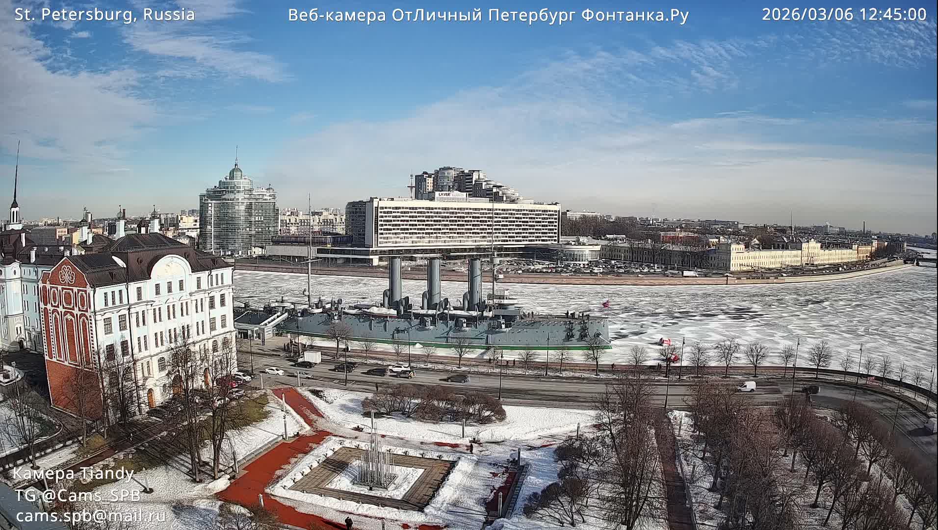 Reka Neva River Shipspotting Live Cam - Dvortsovy, Tsentralny, Saint Petersburg, Northwestern (Severo-Zapadnyy), Russia