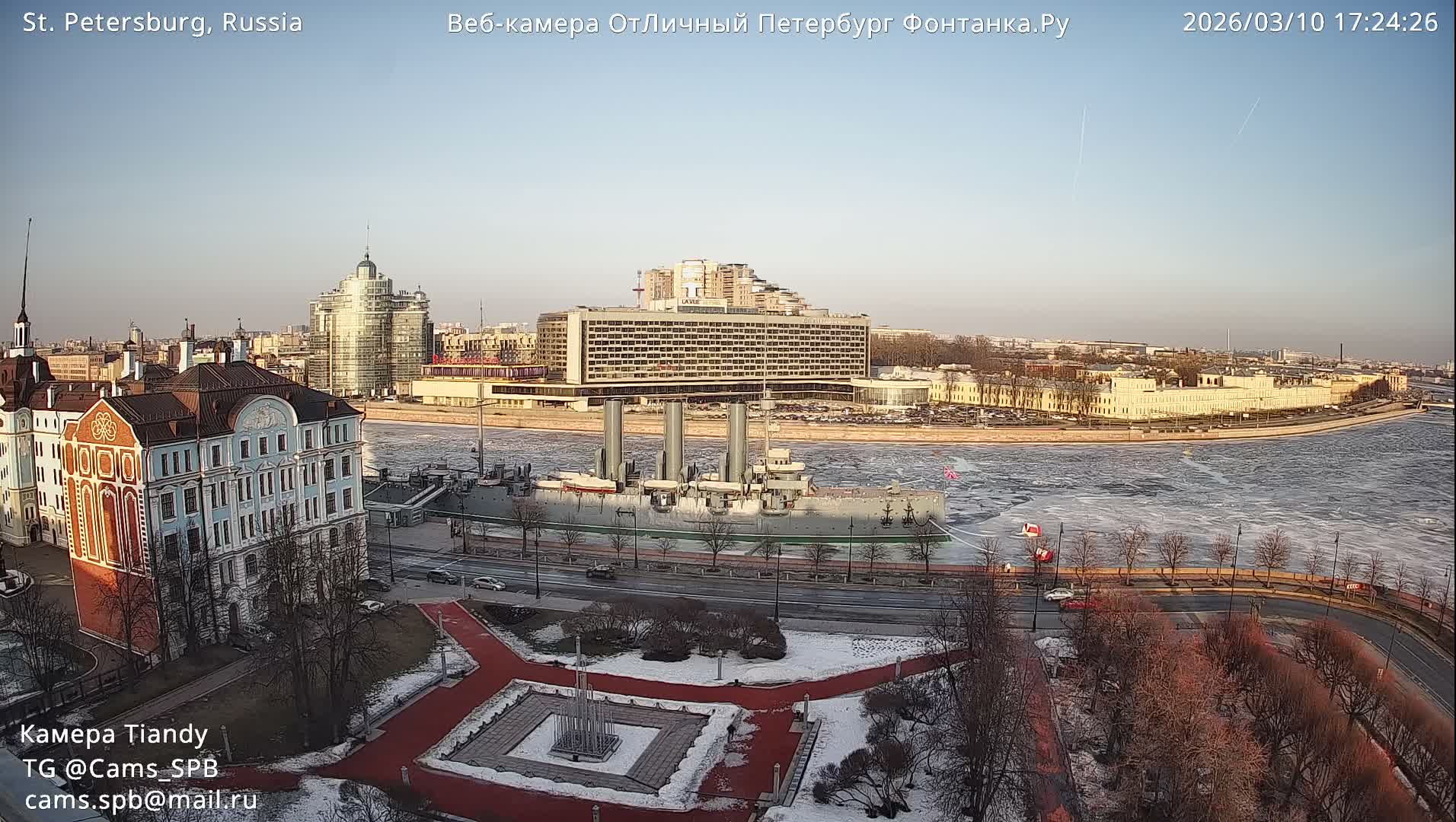 Reka Neva River Shipspotting Live Cam - Dvortsovy, Tsentralny, Saint Petersburg, Northwestern (Severo-Zapadnyy), Russia