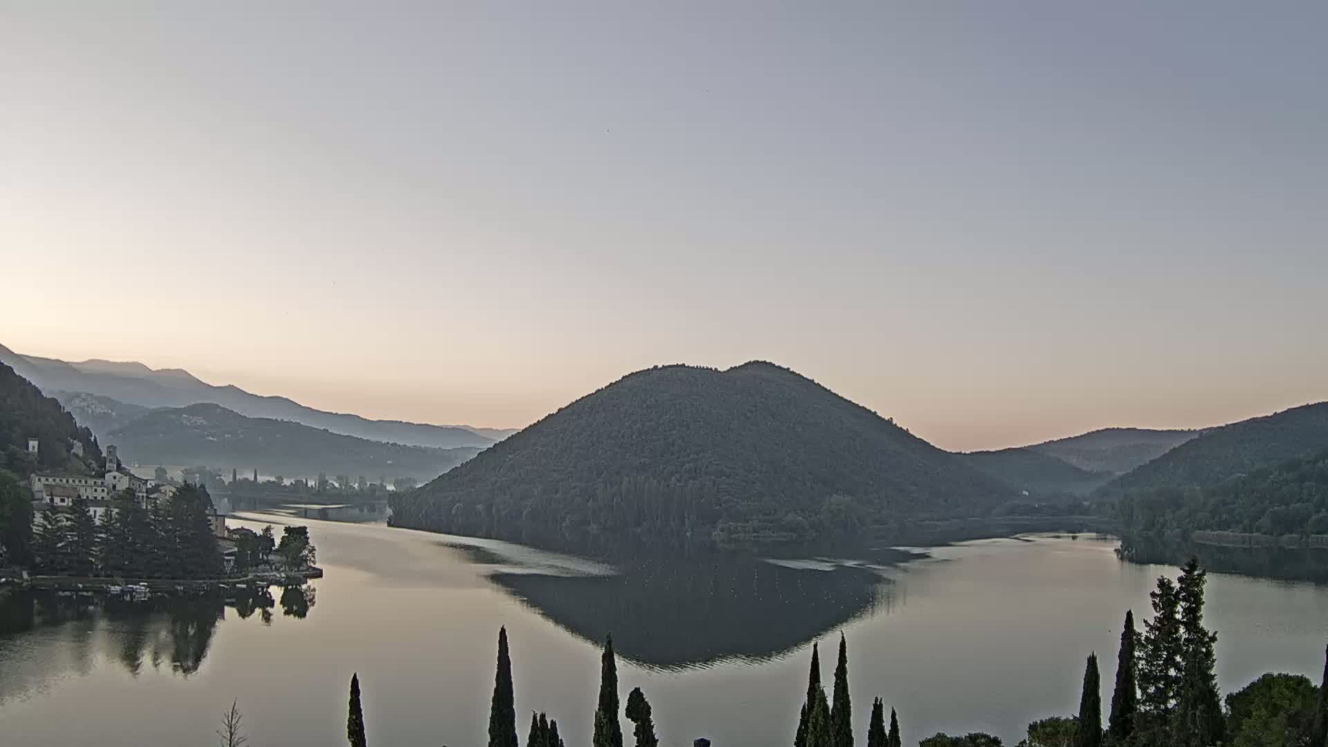 Lago di Piediluco Lake Live Cam - Terni, Umbria, Italy