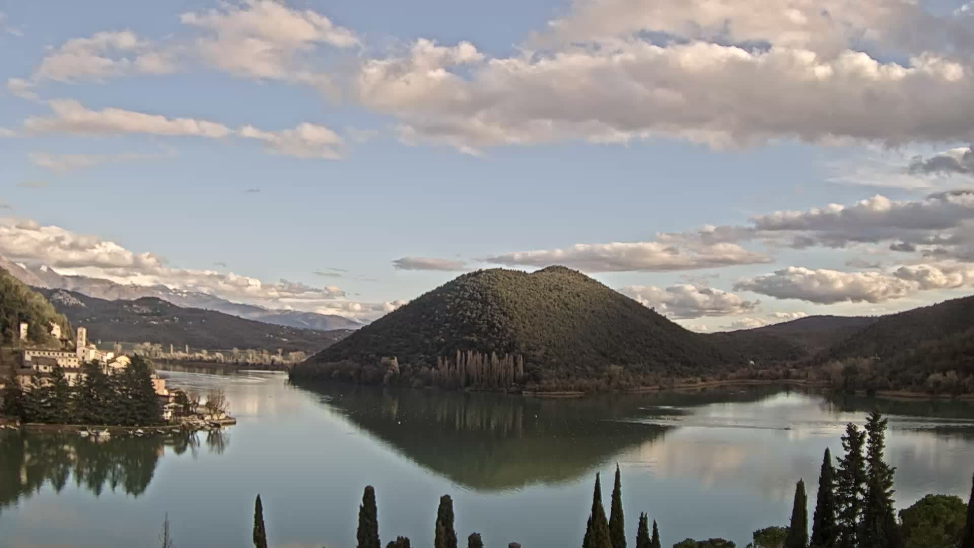 Lago di Piediluco Lake Live Cam - Terni, Umbria, Italy