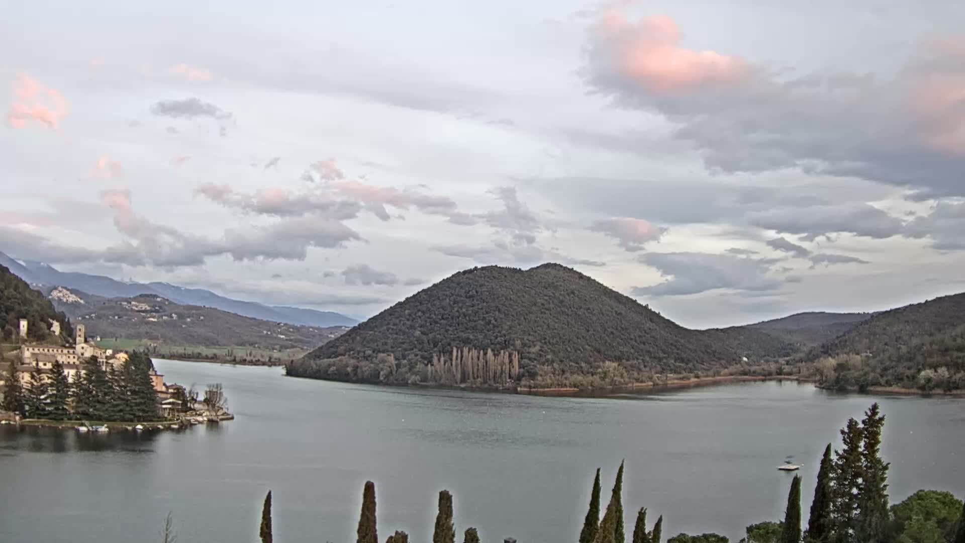 Lago di Piediluco Lake Live Cam - Terni, Umbria, Italy