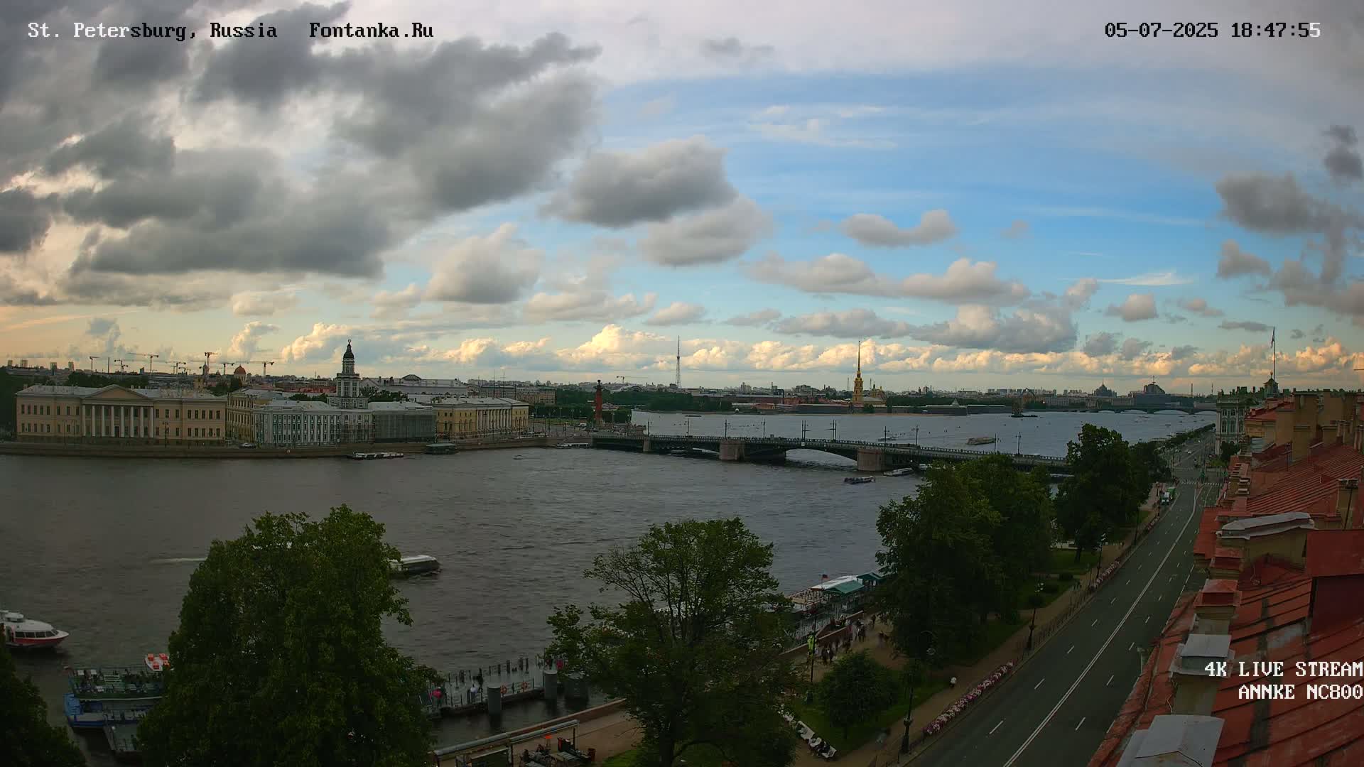 Palace Bridge (Dvortsovyy Most) Live Cam - Admiralteysky Okrug, Admiralteysky, Saint Petersburg, Northwestern (Severo-Zapadnyy), Russia