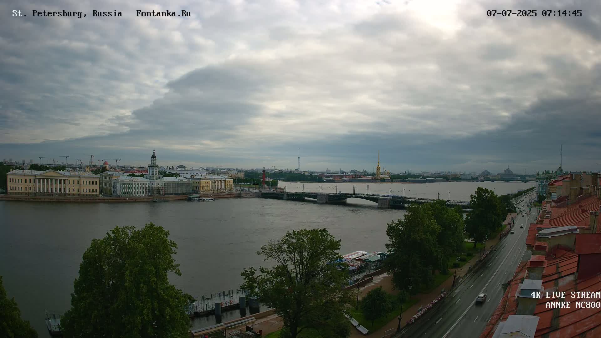 Palace Bridge (Dvortsovyy Most) Live Cam - Admiralteysky Okrug, Admiralteysky, Saint Petersburg, Northwestern (Severo-Zapadnyy), Russia