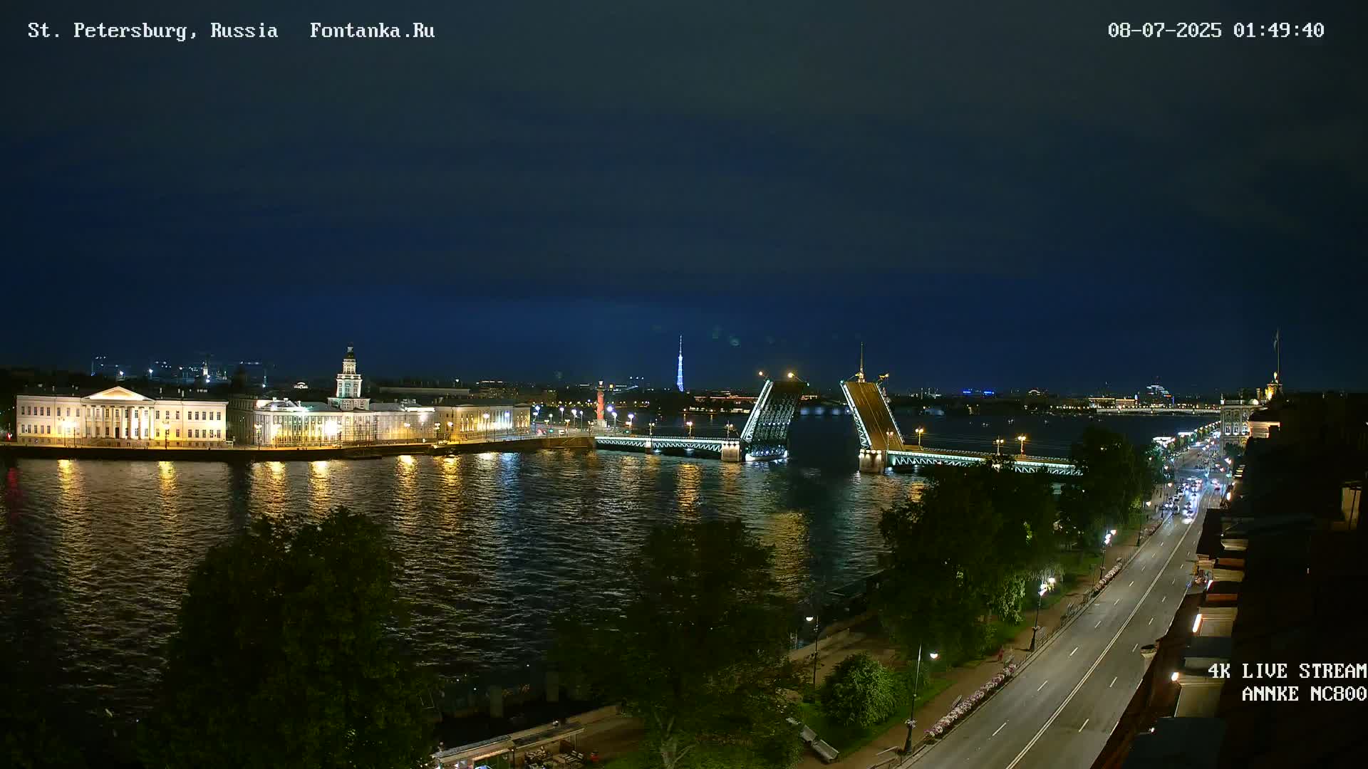 Palace Bridge (Dvortsovyy Most) Live Cam - Admiralteysky Okrug, Admiralteysky, Saint Petersburg, Northwestern (Severo-Zapadnyy), Russia