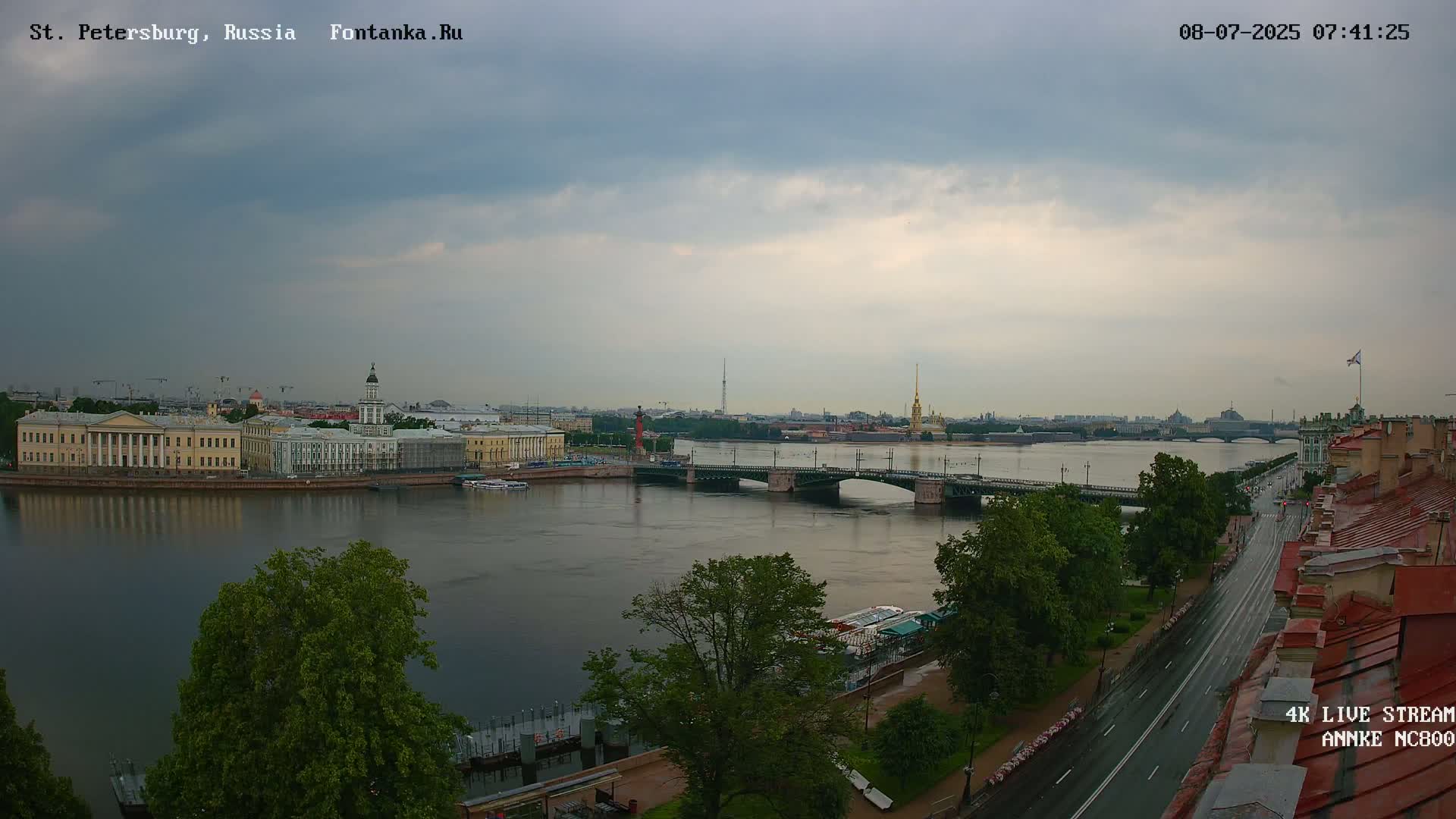 Palace Bridge (Dvortsovyy Most) Live Cam - Admiralteysky Okrug, Admiralteysky, Saint Petersburg, Northwestern (Severo-Zapadnyy), Russia