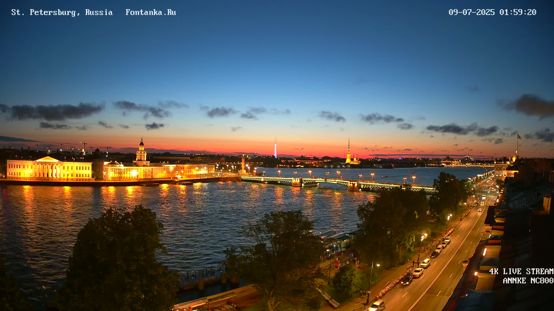 Palace Bridge (Dvortsovyy Most) Live Cam - Admiralteysky Okrug, Admiralteysky, Saint Petersburg, Northwestern (Severo-Zapadnyy), Russia
