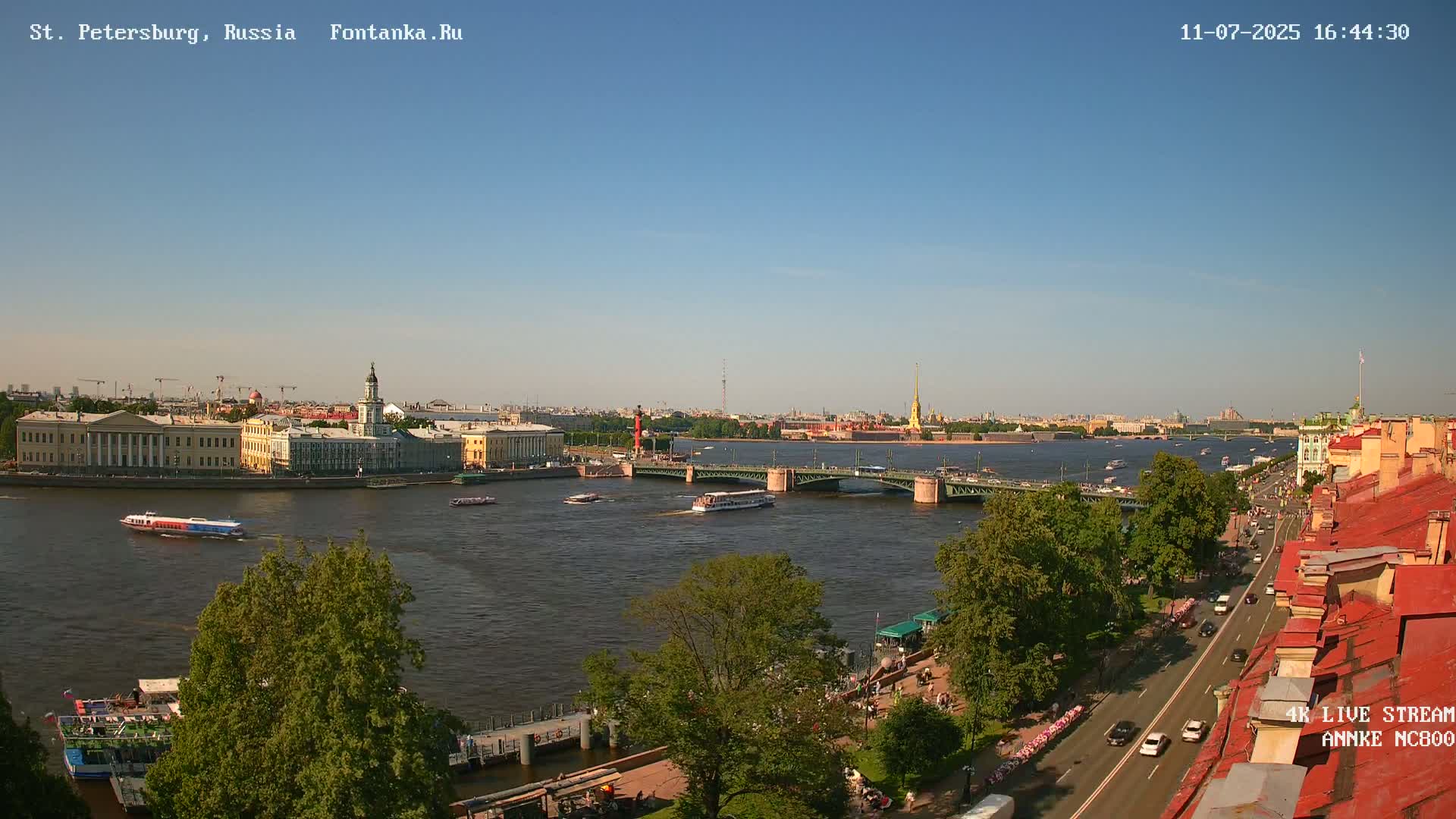 Palace Bridge (Dvortsovyy Most) Live Cam - Admiralteysky Okrug, Admiralteysky, Saint Petersburg, Northwestern (Severo-Zapadnyy), Russia