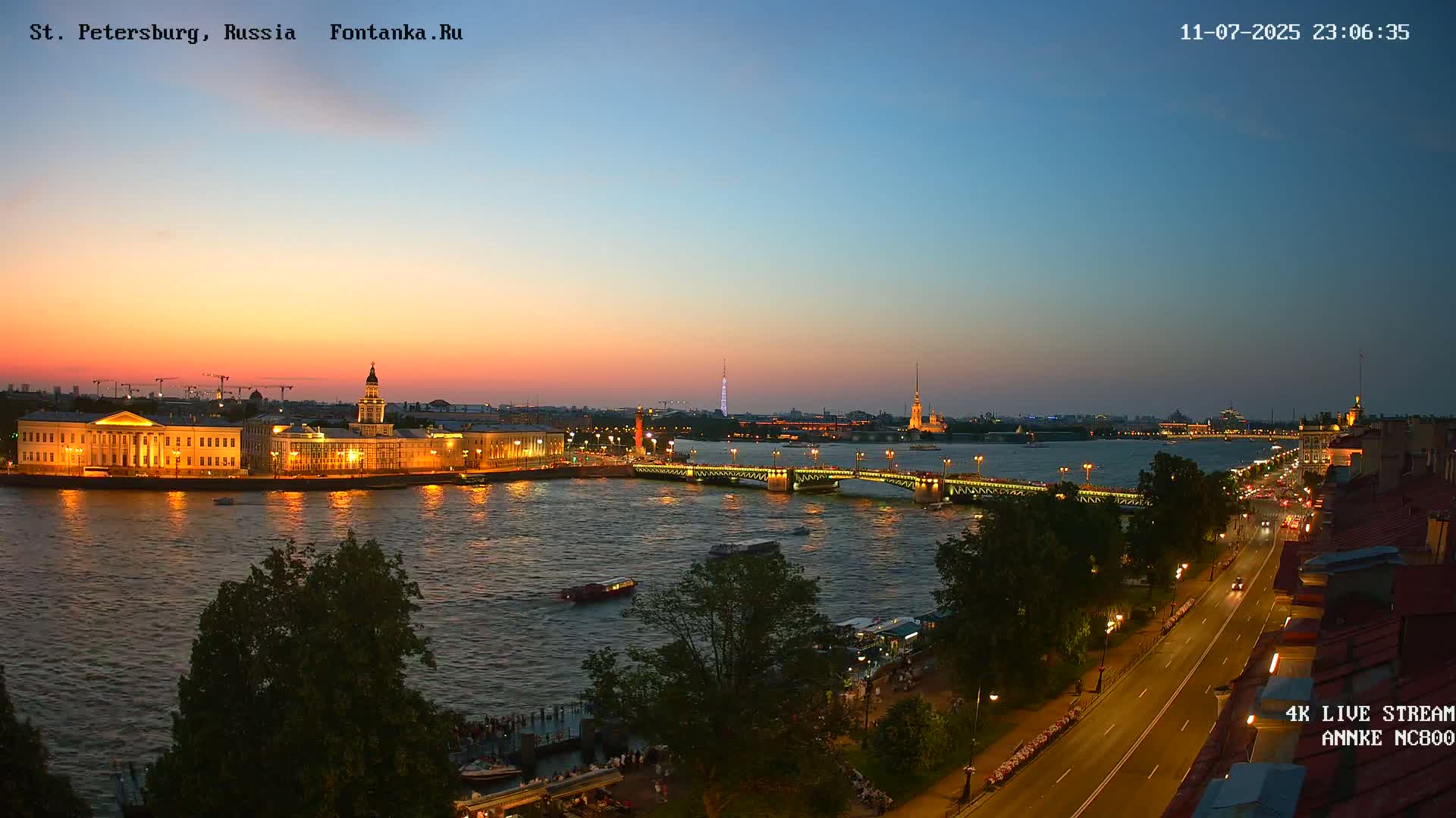 Palace Bridge (Dvortsovyy Most) Live Cam - Admiralteysky Okrug, Admiralteysky, Saint Petersburg, Northwestern (Severo-Zapadnyy), Russia