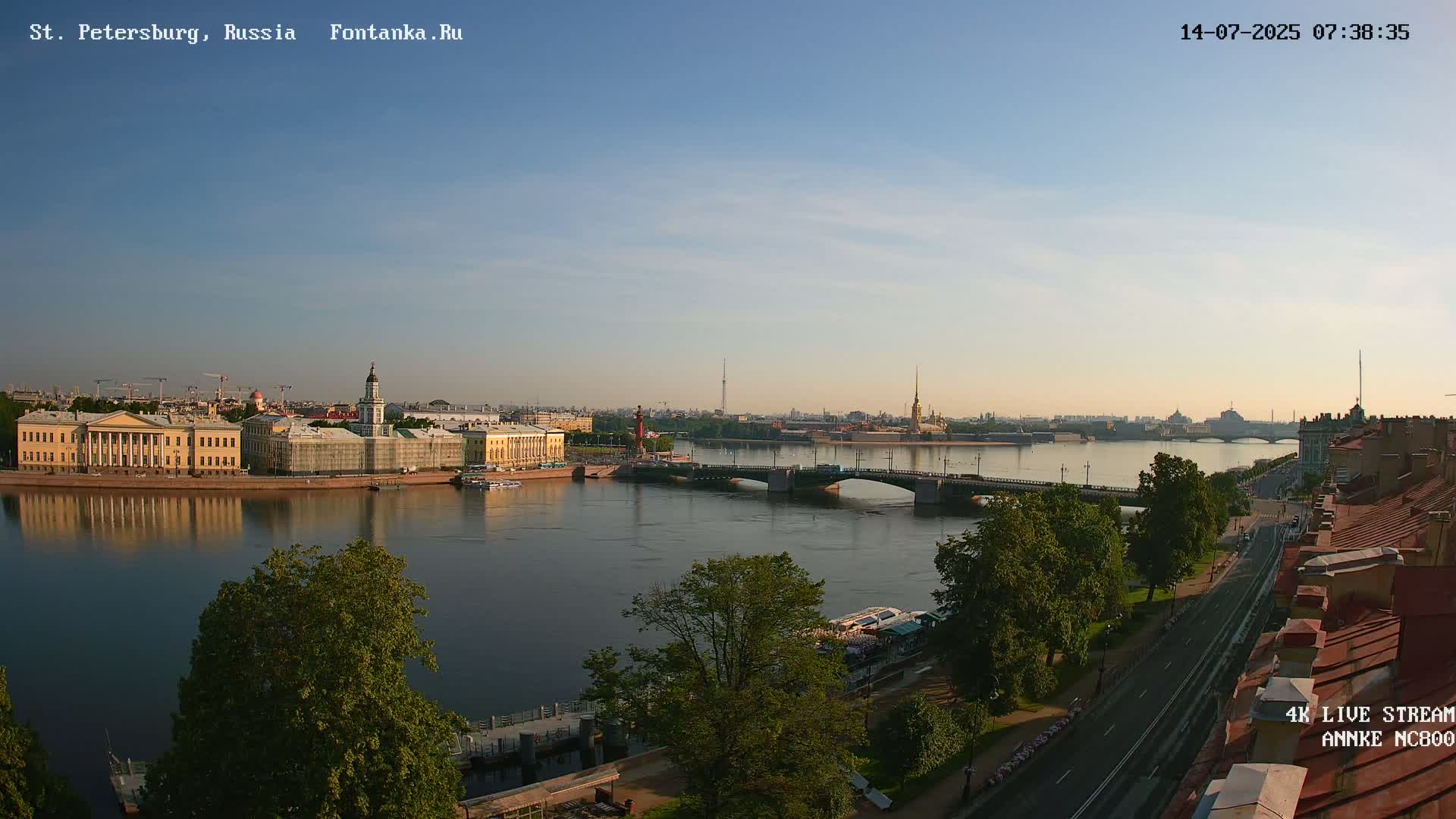 Palace Bridge (Dvortsovyy Most) Live Cam - Admiralteysky Okrug, Admiralteysky, Saint Petersburg, Northwestern (Severo-Zapadnyy), Russia