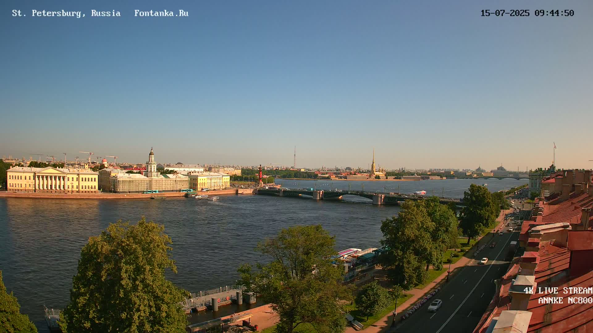 Palace Bridge (Dvortsovyy Most) Live Cam - Admiralteysky Okrug, Admiralteysky, Saint Petersburg, Northwestern (Severo-Zapadnyy), Russia