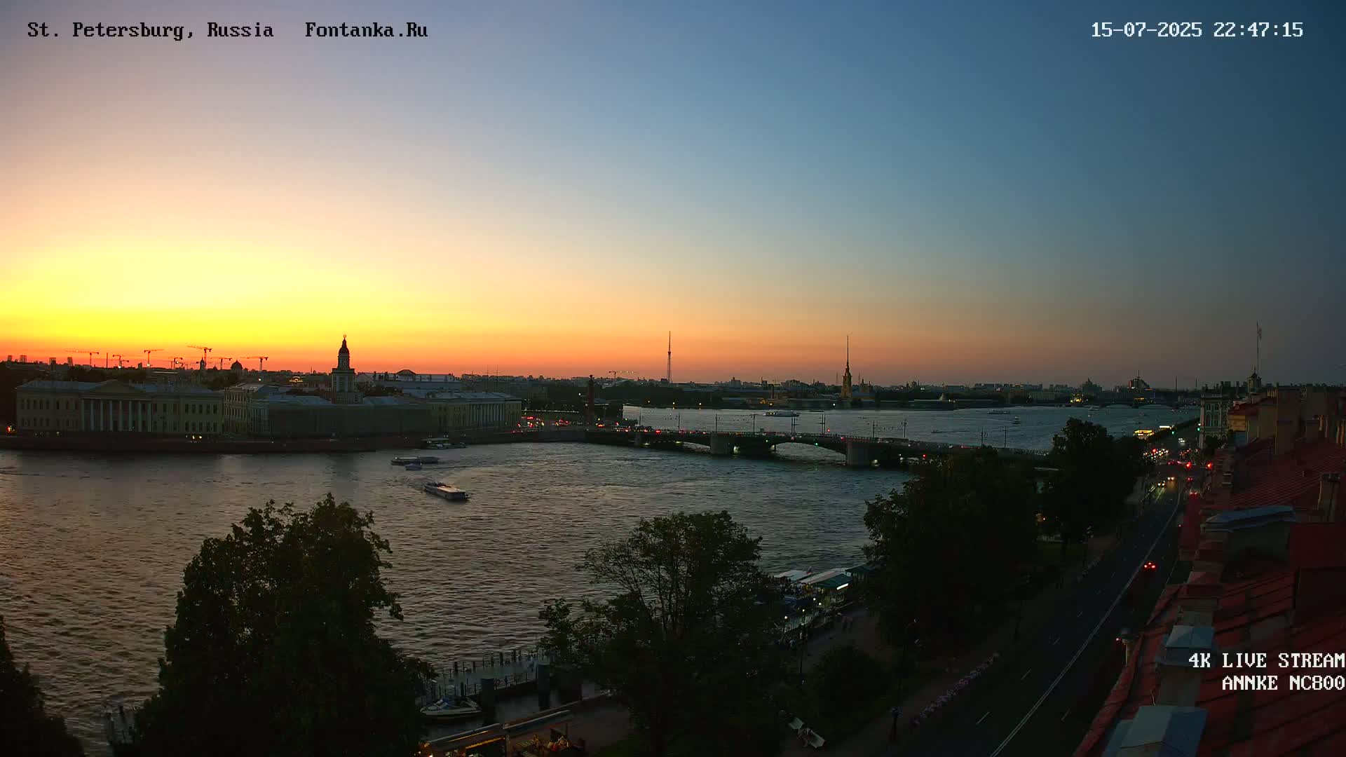 Palace Bridge (Dvortsovyy Most) Live Cam - Admiralteysky Okrug, Admiralteysky, Saint Petersburg, Northwestern (Severo-Zapadnyy), Russia