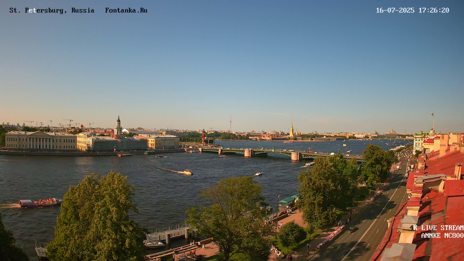 Palace Bridge (Dvortsovyy Most) Live Cam - Admiralteysky Okrug, Admiralteysky, Saint Petersburg, Northwestern (Severo-Zapadnyy), Russia
