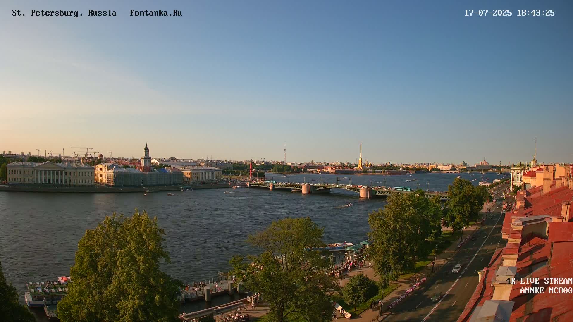 Palace Bridge (Dvortsovyy Most) Live Cam - Admiralteysky Okrug, Admiralteysky, Saint Petersburg, Northwestern (Severo-Zapadnyy), Russia