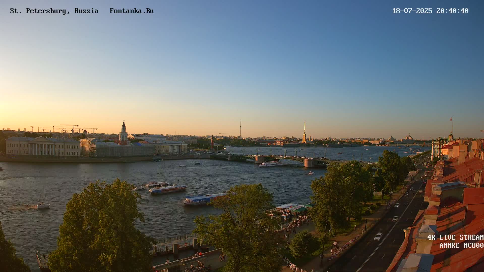 Palace Bridge (Dvortsovyy Most) Live Cam - Admiralteysky Okrug, Admiralteysky, Saint Petersburg, Northwestern (Severo-Zapadnyy), Russia