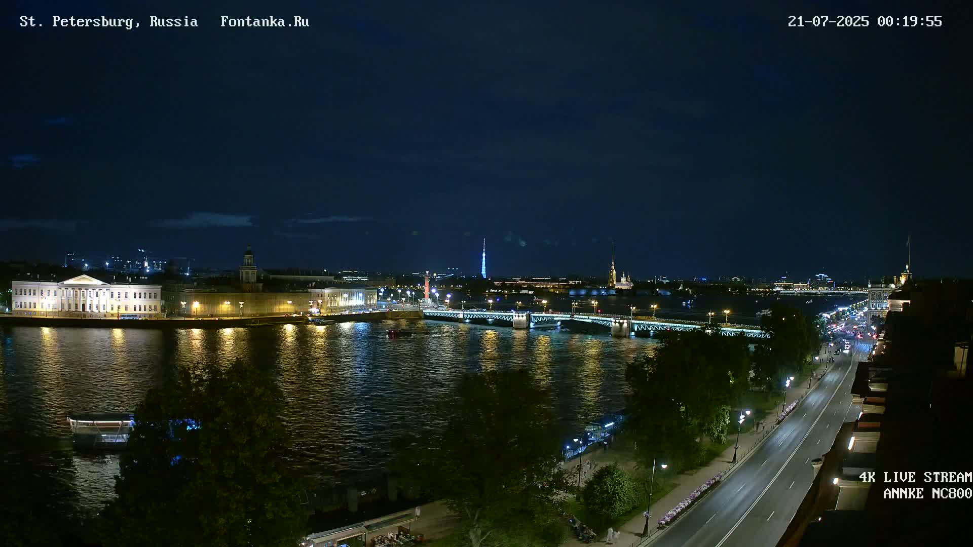 Palace Bridge (Dvortsovyy Most) Live Cam - Admiralteysky Okrug, Admiralteysky, Saint Petersburg, Northwestern (Severo-Zapadnyy), Russia