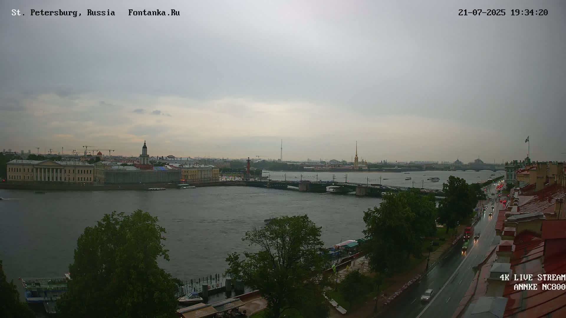 Palace Bridge (Dvortsovyy Most) Live Cam - Admiralteysky Okrug, Admiralteysky, Saint Petersburg, Northwestern (Severo-Zapadnyy), Russia