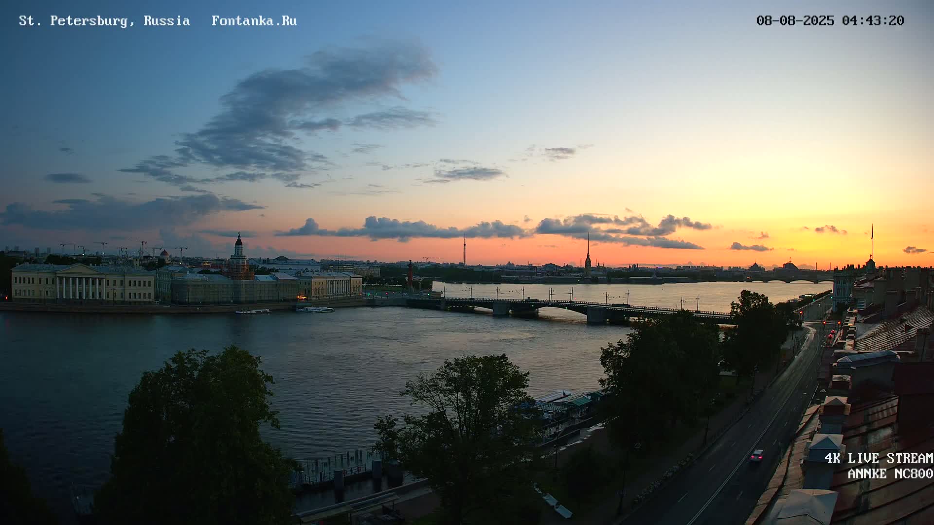 Palace Bridge (Dvortsovyy Most) Live Cam - Admiralteysky Okrug, Admiralteysky, Saint Petersburg, Northwestern (Severo-Zapadnyy), Russia