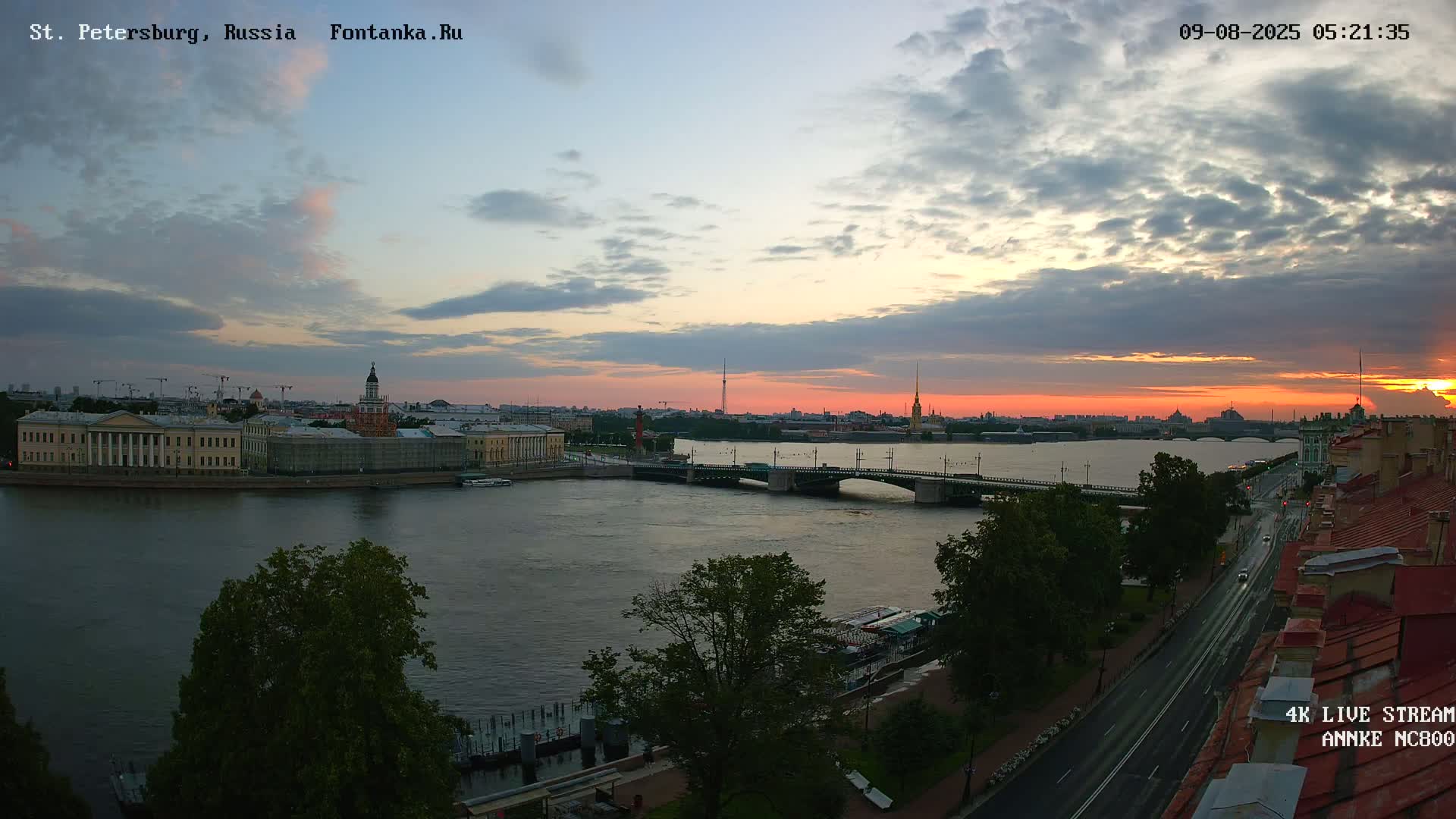 Palace Bridge (Dvortsovyy Most) Live Cam - Admiralteysky Okrug, Admiralteysky, Saint Petersburg, Northwestern (Severo-Zapadnyy), Russia