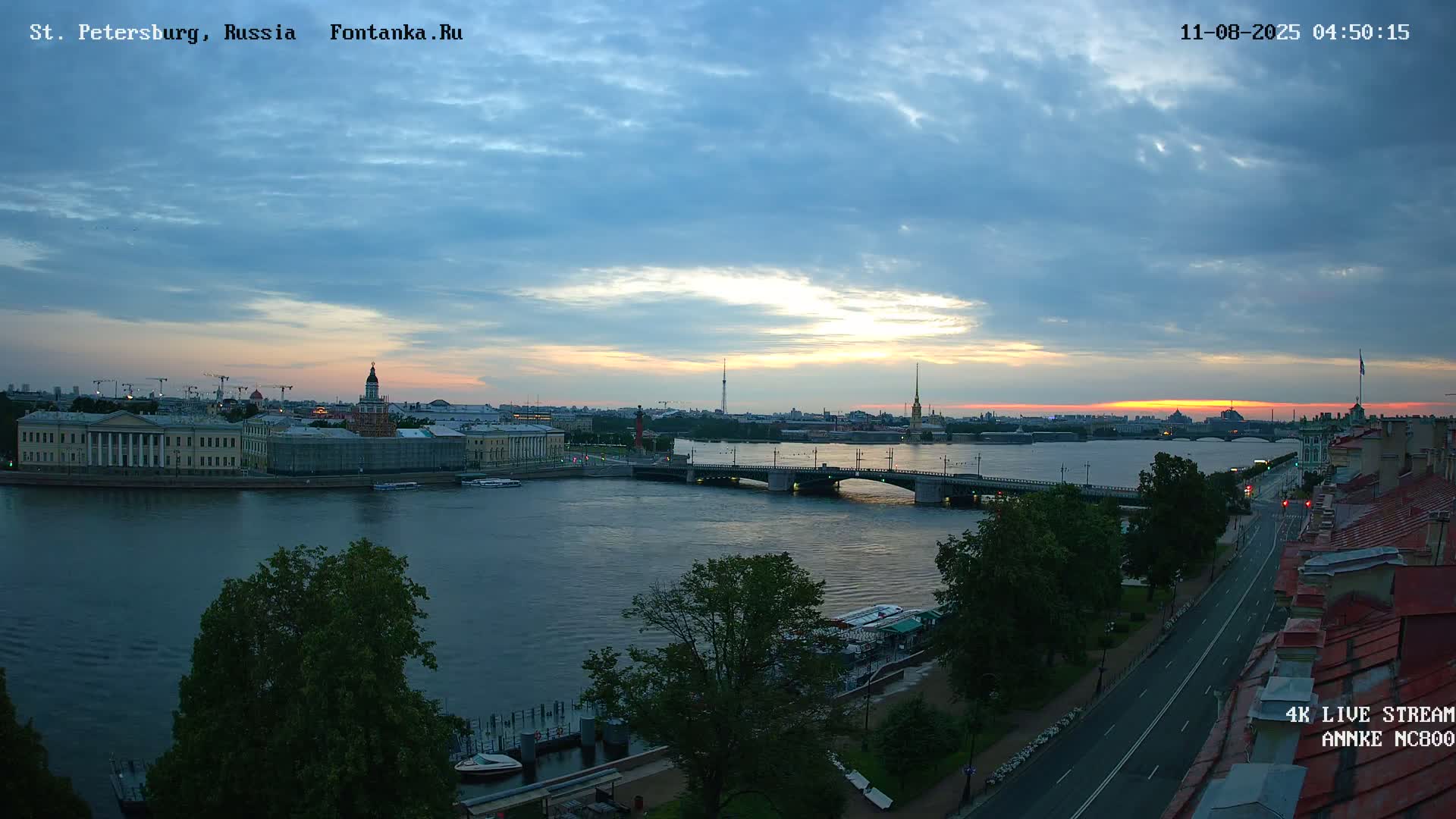 Palace Bridge (Dvortsovyy Most) Live Cam - Admiralteysky Okrug, Admiralteysky, Saint Petersburg, Northwestern (Severo-Zapadnyy), Russia