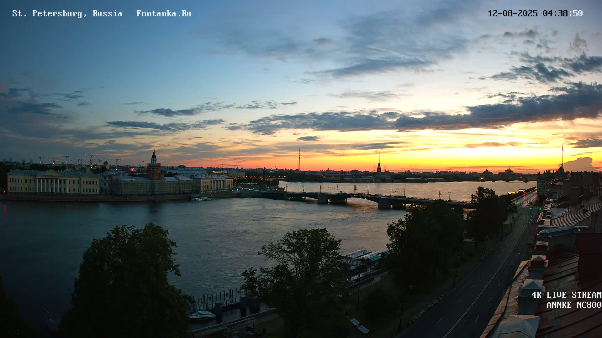 Palace Bridge (Dvortsovyy Most) Live Cam - Admiralteysky Okrug, Admiralteysky, Saint Petersburg, Northwestern (Severo-Zapadnyy), Russia
