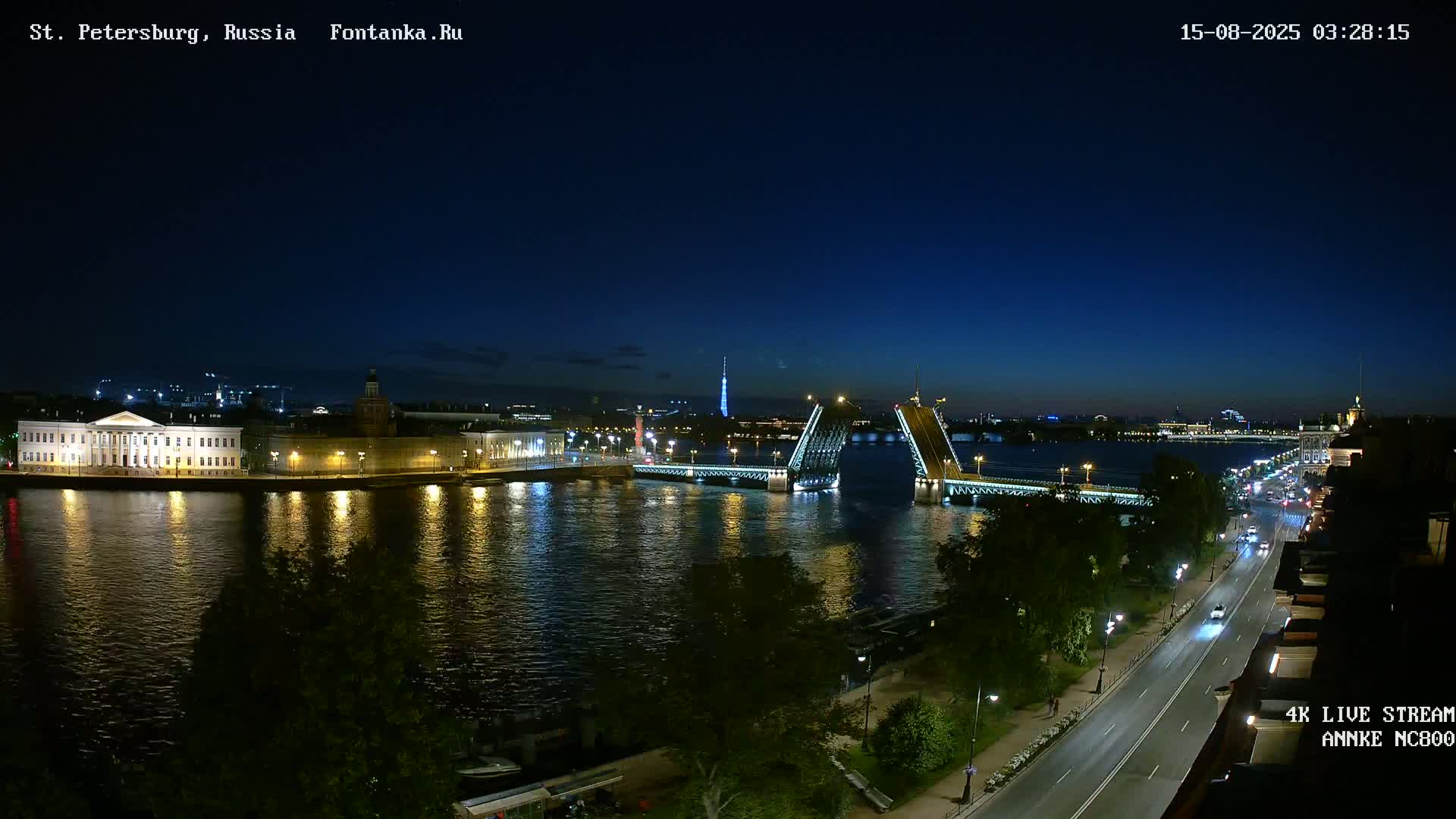 Palace Bridge (Dvortsovyy Most) Live Cam - Admiralteysky Okrug, Admiralteysky, Saint Petersburg, Northwestern (Severo-Zapadnyy), Russia