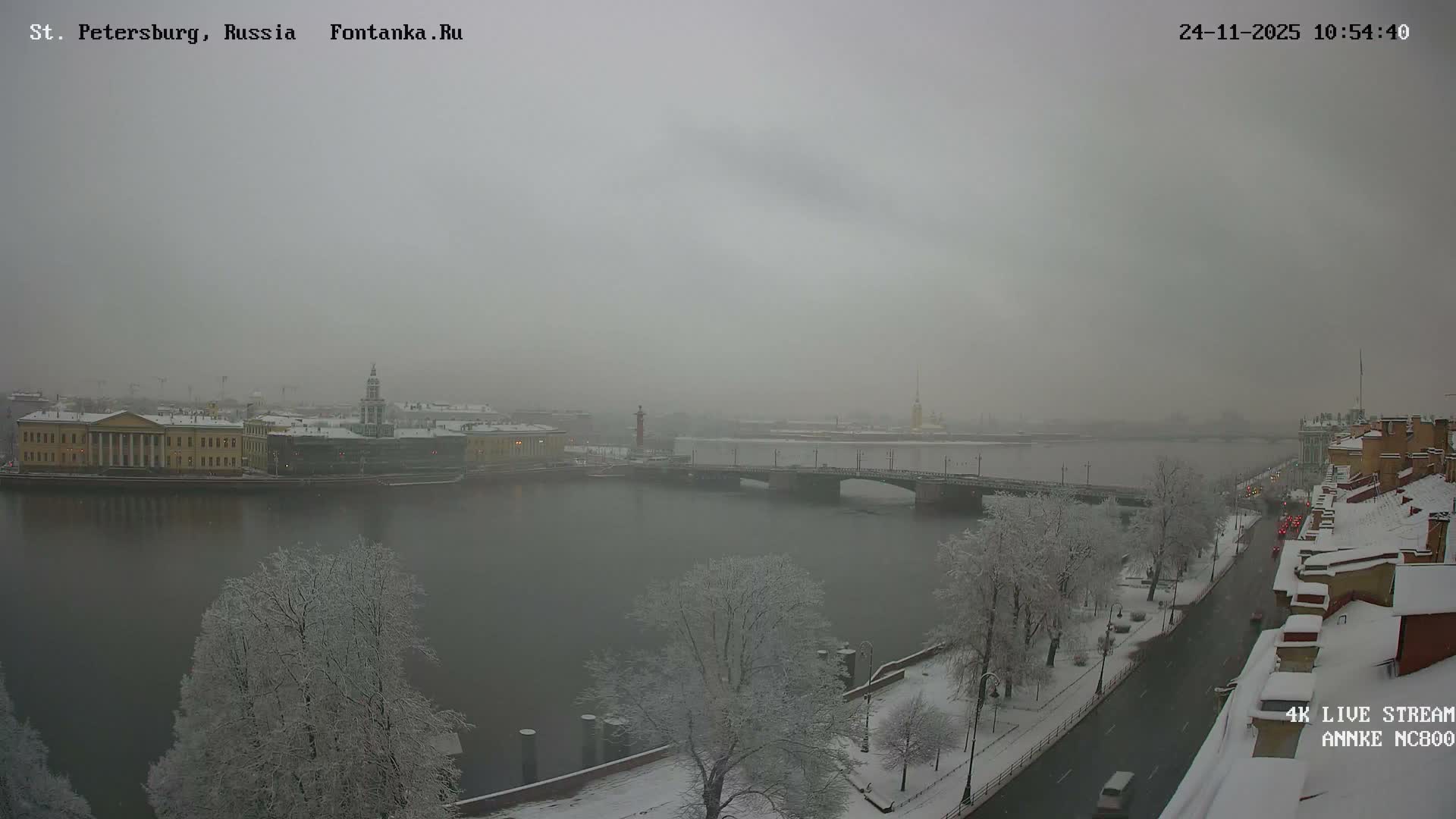 Palace Bridge (Dvortsovyy Most) Live Cam - Admiralteysky Okrug, Admiralteysky, Saint Petersburg, Northwestern (Severo-Zapadnyy), Russia